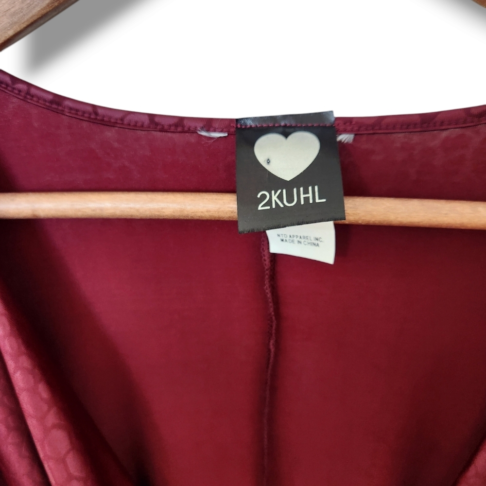 2KUHL Burgundy Snakeskin Print Cap Sleeve Draped Blouson Top | 3X - Picture 4 of 8